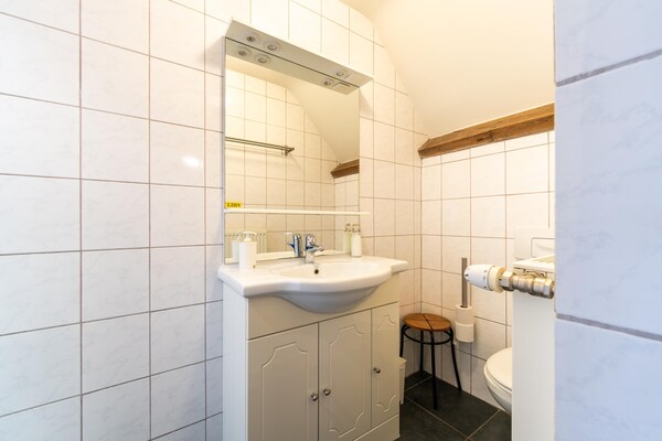 Foto van Comfortabele groepswoning met grote tuin - Vakantiehuis in Diksmuide - BathRoom