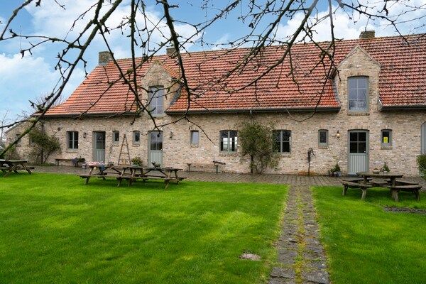Foto van Comfortabele groepswoning met grote tuin - Vakantiehuis in Diksmuide - ExteriorSummer