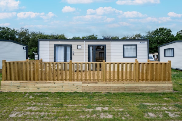 Foto van Comfortabele caravan in groene omgeving - Vakantiehuis in Lembeke (Kaprijke) - ExteriorSummer