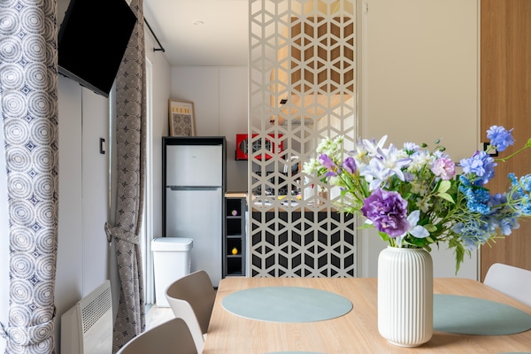 Foto van Comfortabele caravan in groene omgeving - Vakantiehuis in Lembeke (Kaprijke) - DiningRoom