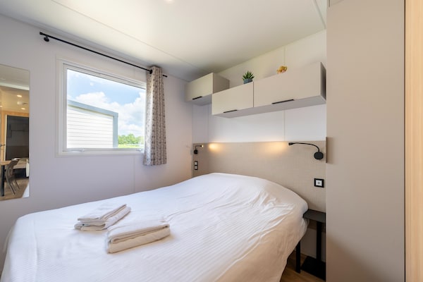 Foto van Comfortabele caravan in groene omgeving - Vakantiehuis in Lembeke (Kaprijke) - BedRoom