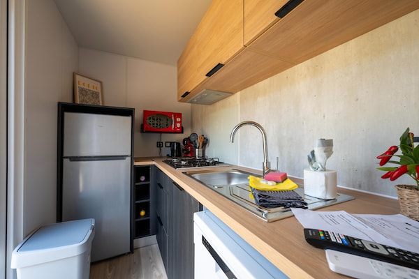 Foto van Comfortabele caravan in groene omgeving - Vakantiehuis in Lembeke (Kaprijke) - Kitchen