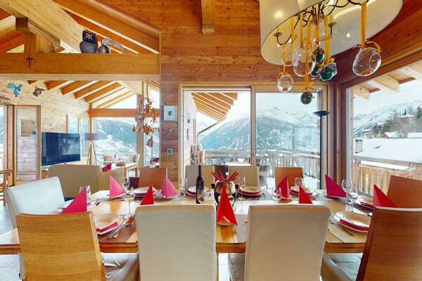 Foto van Weelderig chalet in Heremence met sauna - Vakantiehuis in Hérémence - DiningRoom