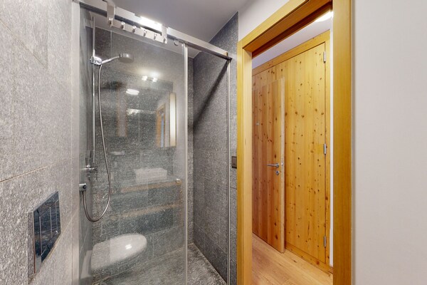 Foto van Weelderig chalet in Heremence met sauna - Vakantiehuis in Hérémence - BathRoom