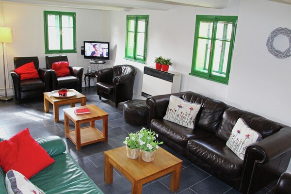 Foto van Authentiek vakantiehuis met tuin nabij Trutnov - Vakantiehuis in Rtyne v. Podkrkonosi - LivingRoom