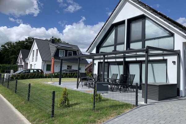 Foto van Een heerlijk vakantieverblijf in een villa aan het meer - Untagged