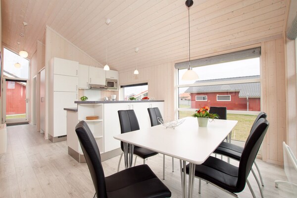 Foto van Deluxe Coastal Lodge met sauna - Vakantiehuis in Großenbrode - DiningRoom