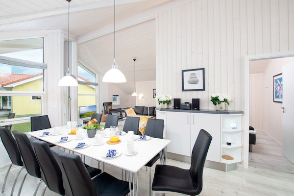 Foto van Familielodge voor 10 personen met sauna - Vakantiehuis in Großenbrode - DiningRoom