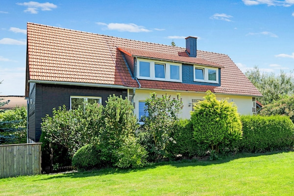 Foto van Stijlvol appartement in Stormbruch met tuin - Vakantiehuis in Diemelsee-Stormbruch - ExteriorSummer