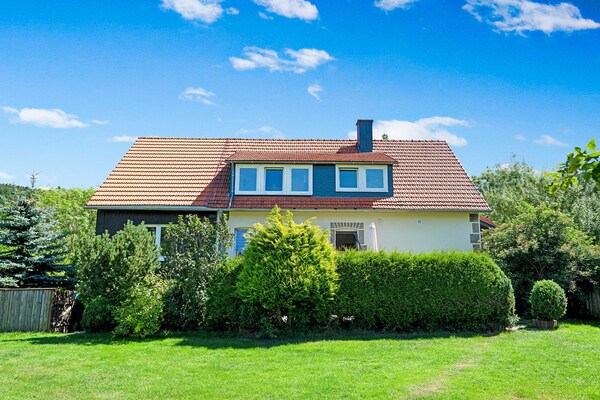 Foto van Stijlvol appartement in Stormbruch met tuin - Vakantiehuis in Diemelsee-Stormbruch - ExteriorSummer