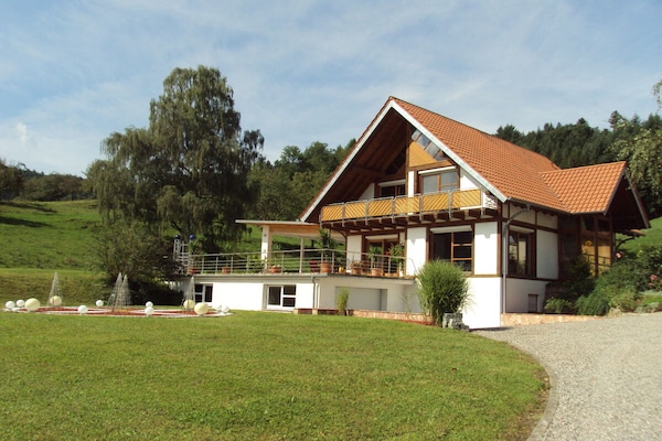 Foto van Exclusief vakantiehuis met zwembad - Vakantiehuis in Berghaupten - Untagged