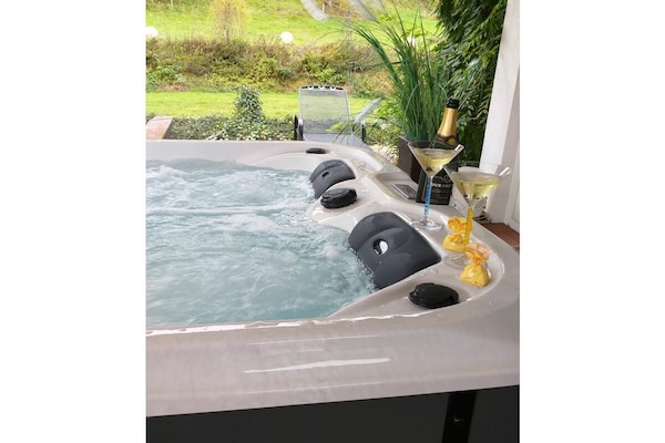 Foto van Exclusief vakantiehuis met zwembad - Vakantiehuis in Berghaupten - Untagged