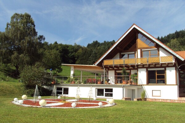 Foto van Exclusief vakantiehuis met zwembad - Vakantiehuis in Berghaupten - Untagged