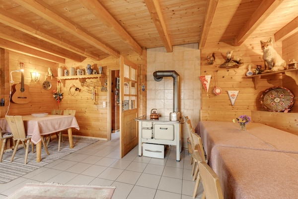 Foto van Houten vakantiehuis in Hinterrod met sauna - Vakantiehuis in Waffenrod-Hinterrod - DiningRoom