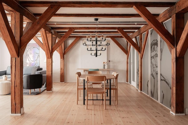 Foto van Deens huis in iconische binnenplaats van Nyhavn - Vakantiehuis in København - DiningRoom