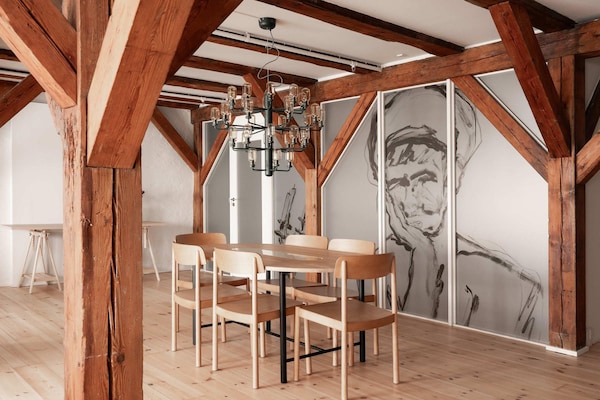 Foto van Deens huis in iconische binnenplaats van Nyhavn - Vakantiehuis in København - DiningRoom
