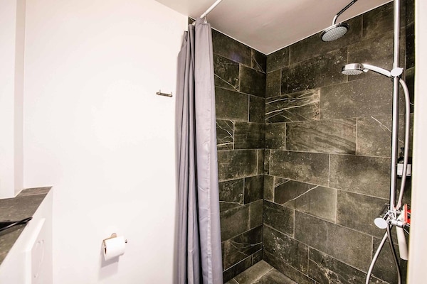 Foto van Familie-uitje in de buurt van Kongens Nytorv - Vakantiehuis in København - BathRoom