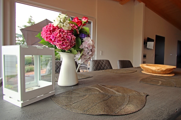 Foto van Vakantieappartement met eigen toegang tot het meer en een aanlegsteiger. - DiningRoom