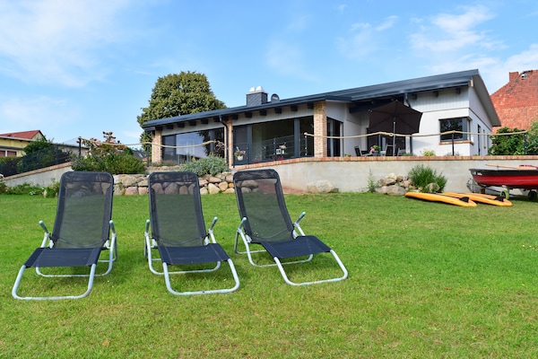 Foto van Vakantieappartement met eigen toegang tot het meer en een aanlegsteiger. - GardenSummer