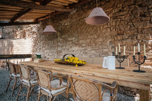 Foto van Cottage in Castellnou met boswandelingen - Vakantiehuis in Castellnou de Bages - GardenSummer