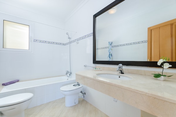 Foto van Appartement in Cala Mandia met zeezicht - Vakantiehuis in Cala Mandia (manacor), Illes Balears - ExteriorSummer