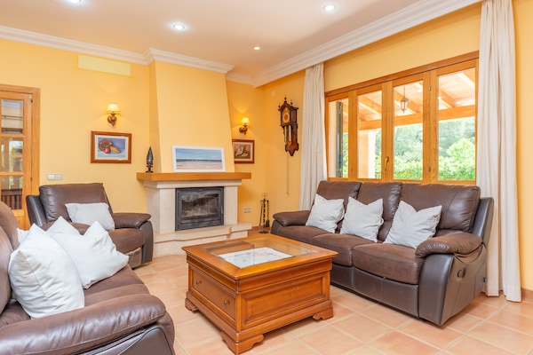 Foto van Villa aan het zwembad op Mallorca - Vakantiehuis in , Illes Balears - LivingRoom