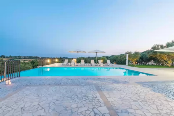 Foto van Huis bij Son Serra met zoutwaterzwembad - Vakantiehuis in Santa Margalida, Illes Balears - PoolOfHouse