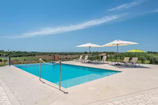 Foto van Huis bij Son Serra met zoutwaterzwembad - Vakantiehuis in Santa Margalida, Illes Balears - PoolOfHouse