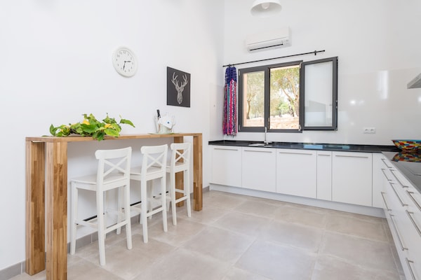 Foto van Huis bij Son Serra met zoutwaterzwembad - Vakantiehuis in Santa Margalida, Illes Balears - Kitchen