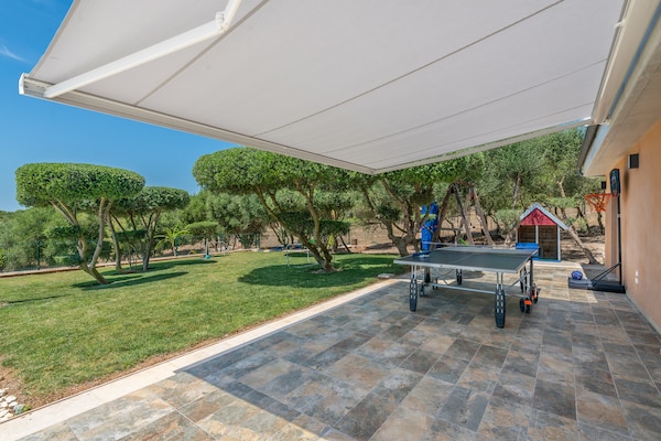 Foto van Huis bij Son Serra met zoutwaterzwembad - Vakantiehuis in Santa Margalida, Illes Balears - TerraceBalcony