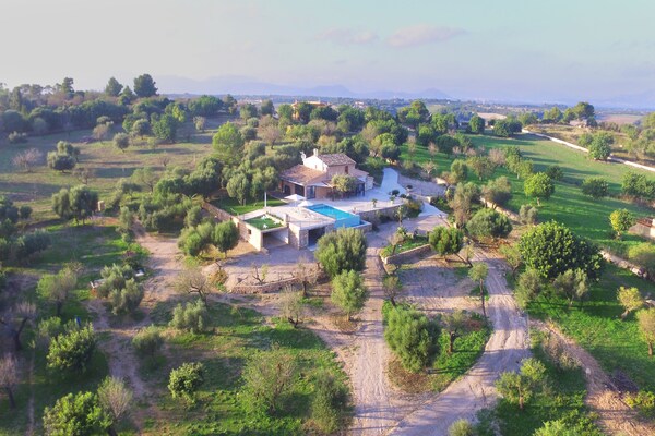 Foto van Huis bij Son Serra met zoutwaterzwembad - Vakantiehuis in Santa Margalida, Illes Balears - AreaSummer5KM