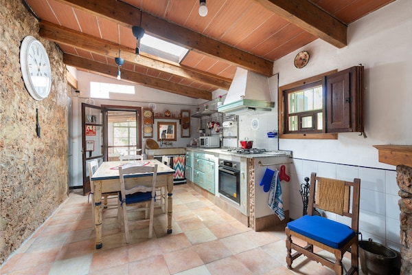 Foto van Villa in Santa Maria met zoutwaterzwembad - Vakantiehuis in Santa María Del Cami, Illes Balears - Kitchen