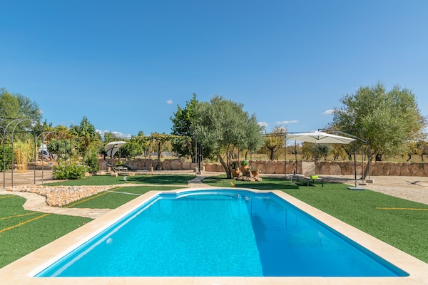 Foto van Villa in Santa Maria met zoutwaterzwembad - Vakantiehuis in Santa María Del Cami, Illes Balears - PoolOfHouse