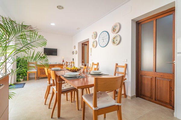 Foto van Ontspannen verblijf in het zonnige Sa Pobla - Vakantiehuis in , Illes Balears - DiningRoom