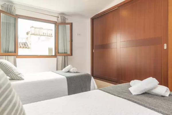 Foto van Ontspannen verblijf in het zonnige Sa Pobla - Vakantiehuis in , Illes Balears - BedRoom