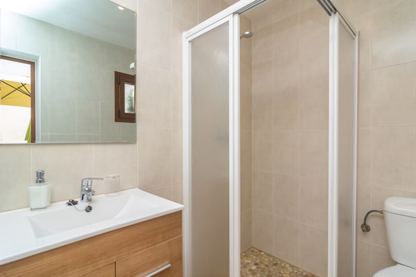 Foto van Ontspannen verblijf in het zonnige Sa Pobla - Vakantiehuis in , Illes Balears - BathRoom