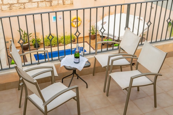 Foto van Ontspannen verblijf in het zonnige Sa Pobla - Vakantiehuis in , Illes Balears - TerraceBalcony