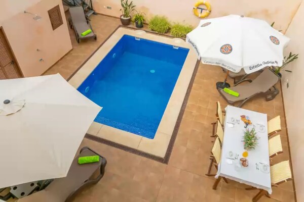 Foto van Ontspannen verblijf in het zonnige Sa Pobla - Vakantiehuis in , Illes Balears - PoolOfHouse