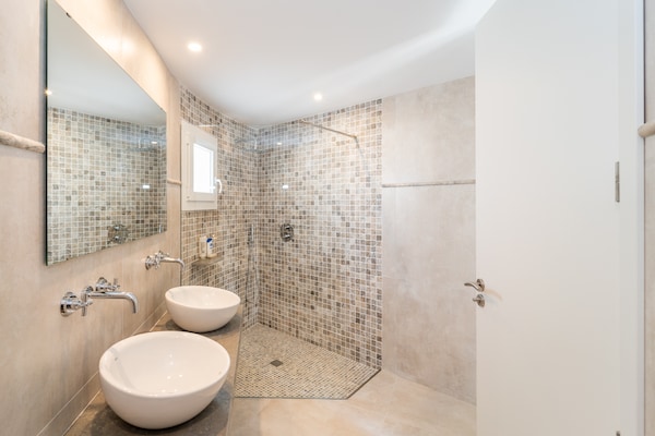 Foto van Villa Gaudina - Villa Con Piscina Privada - Vakantiehuis in , Illes Balears - BathRoom