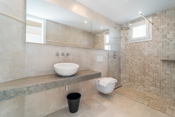Foto van Villa Gaudina - Villa Con Piscina Privada - Vakantiehuis in , Illes Balears - BathRoom