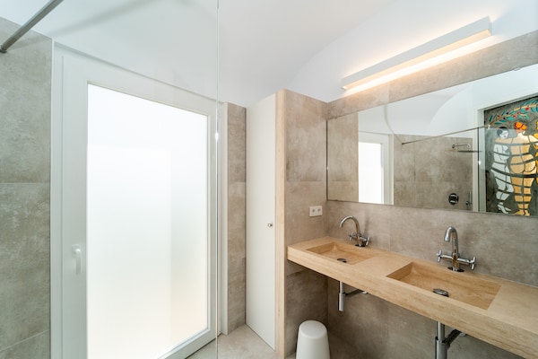 Foto van Villa Gaudina - Villa Con Piscina Privada - Vakantiehuis in , Illes Balears - BathRoom