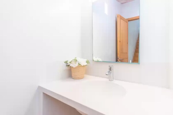Foto van Rustig verblijf in Cala Bona - Vakantiehuis in , Illes Balears - BathRoom