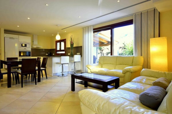 Foto van 44236 Modern strandhuis Es Baladre - Vakantiehuis in Alcudia - Untagged