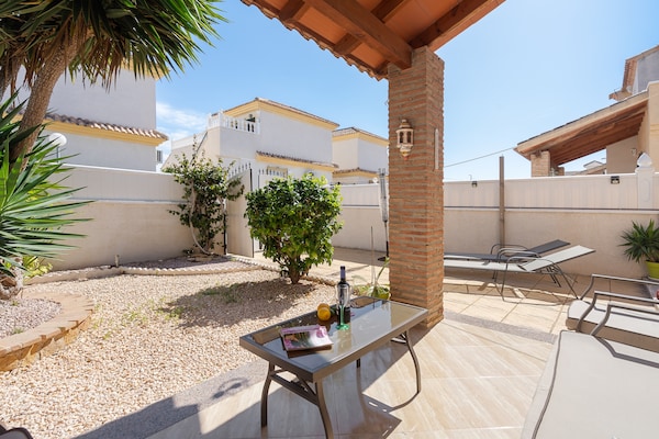 Foto van Modern tuinhuis, Algorfa - Vakantiehuis in Algorfa - TerraceBalcony