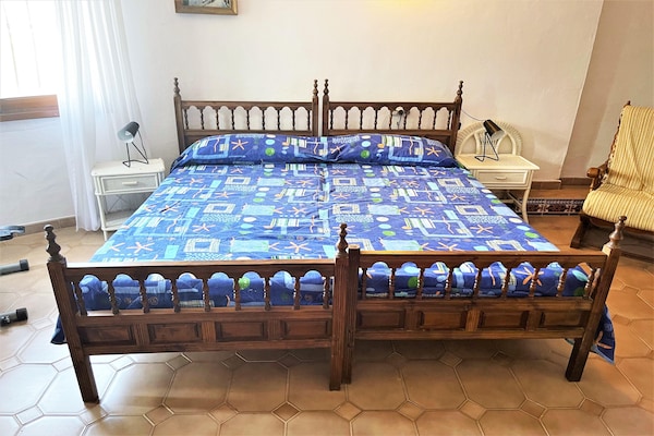 Foto van Ontspannend verblijf in een tuin, Denia - Vakantiehuis in Denia - BedRoom