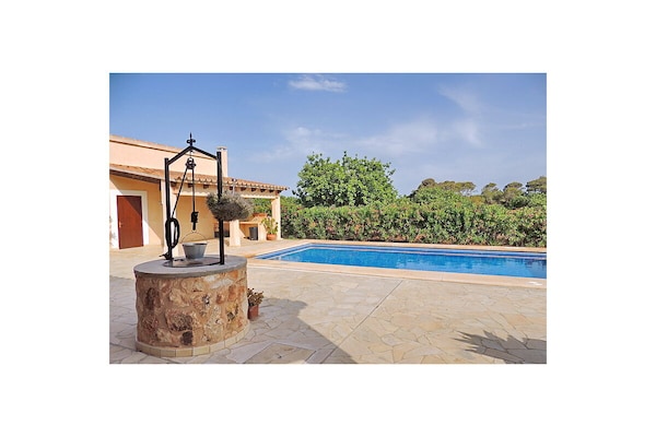 Foto van Finca in Porto Petro met zwembad - Vakantiehuis in Porto Petro - Untagged