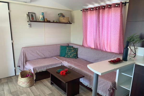 Foto van Comfortabel vakantiehuis aan de kust voor 6 personen - LivingRoom