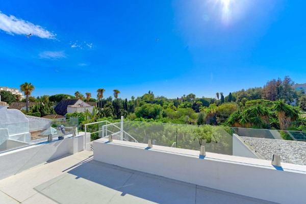Foto van Ruime villa voor 12 personen in Puerto Banús - Vakantiehuis in Marbella - TerraceBalcony