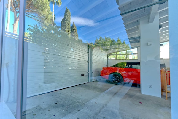 Foto van Ruime villa voor 12 personen in Puerto Banús - Vakantiehuis in Marbella - Garage