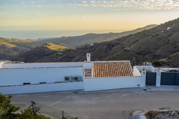 Foto van Finca met 4 slaapkamers - Vakantiehuis in Cómpeta (Málaga) - Untagged